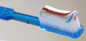 5 điều bạn cần biết về kem đánh răng